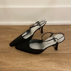 Stuart Weitzman Point Kitten Heels